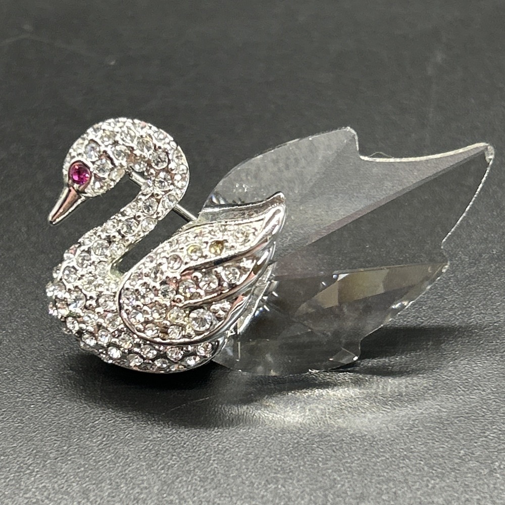 Swan rhinestone brooch / lapel pin